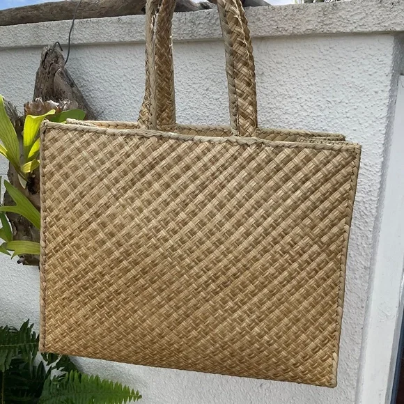 Lauhala Woven Large Hawaiian Bag - Picture 1 of 7